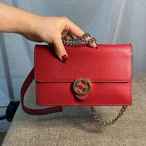 Gucci Red Leather Interlocking G Wallet On Chain